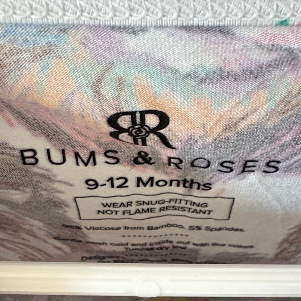 Bums & Roses Bamboo Lion Sleeper - Picture 2 of 8